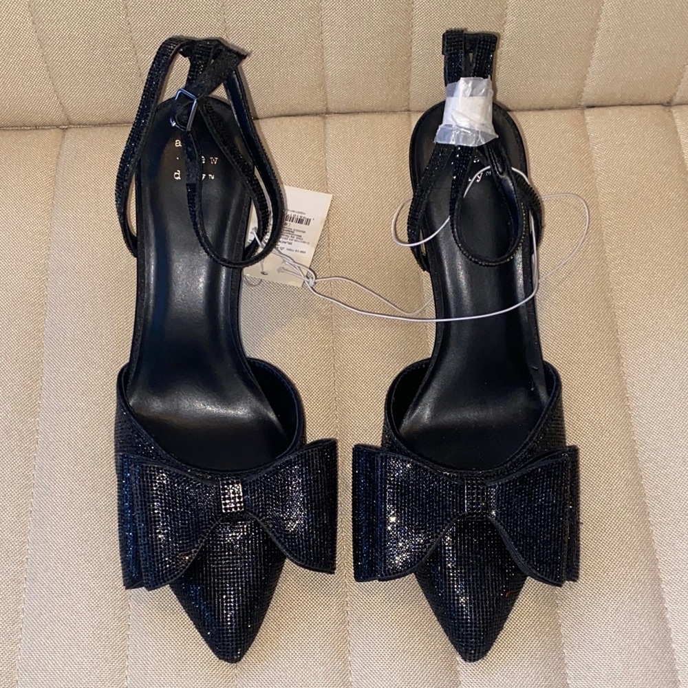 NWT Holiday Glam Bow Sparkle Ankle Strap Heels 9